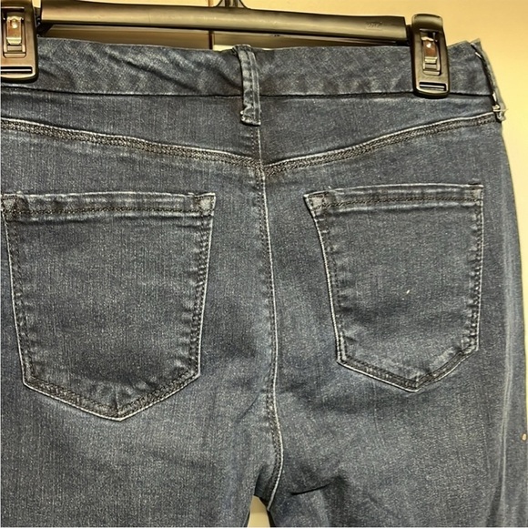 Bandolino Smooth Operator Blue Jeans - Picture 6 of 11